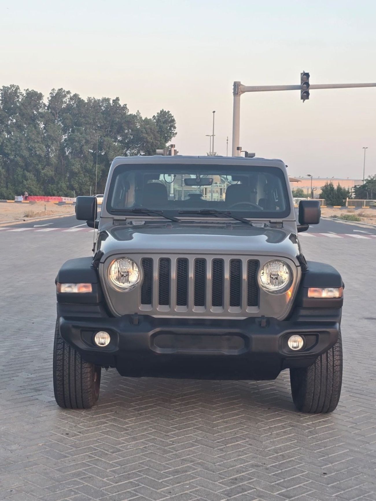Jeep Wrangler Sport 3.6L A/T (5 Seater) MODEL 2021 GCC CAR PERFECT CONDITION INSIDE AND OUTSIDE FULL OPTION