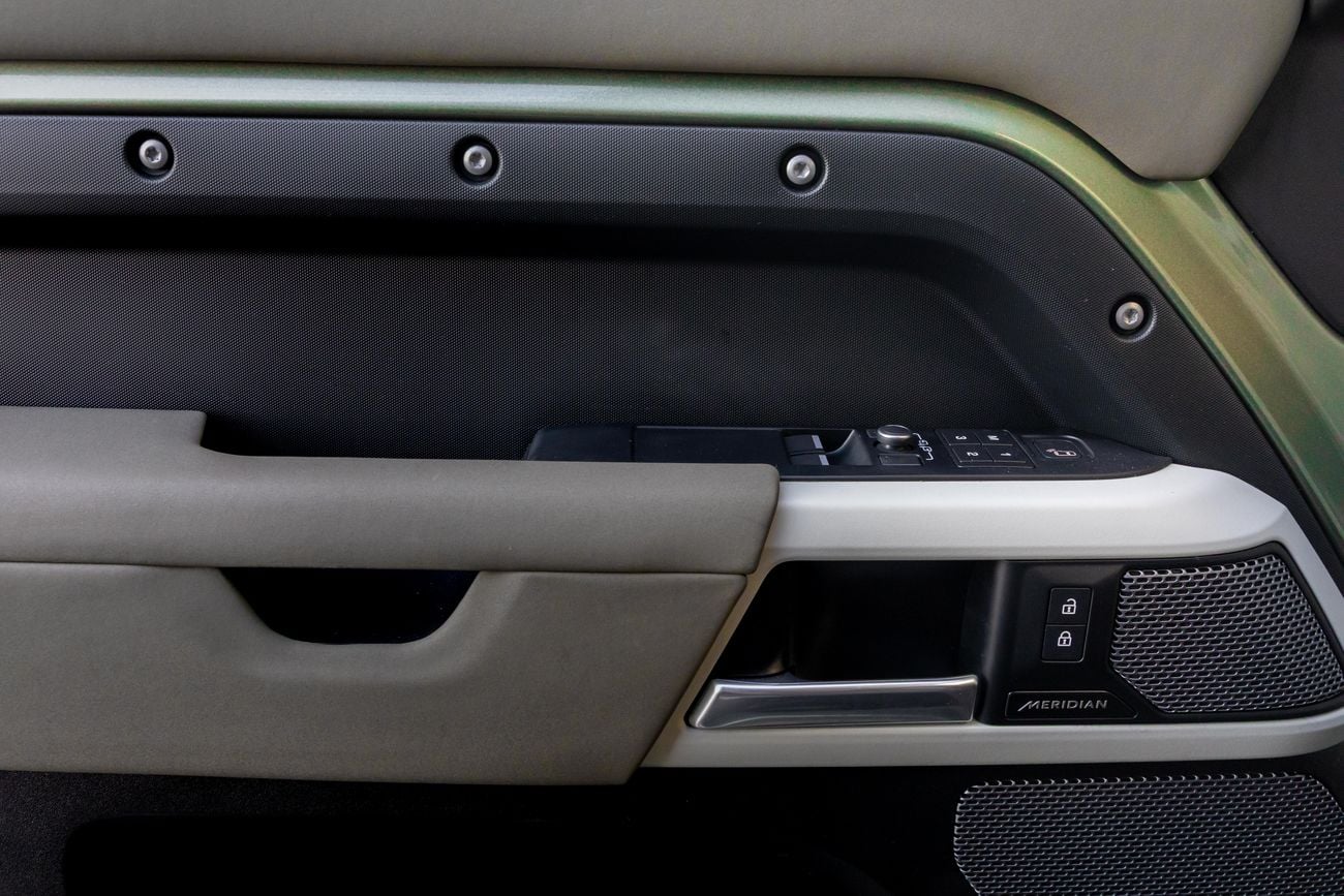 Land Rover Defender LR WARRANTY+SERVICE | IMMACULATE