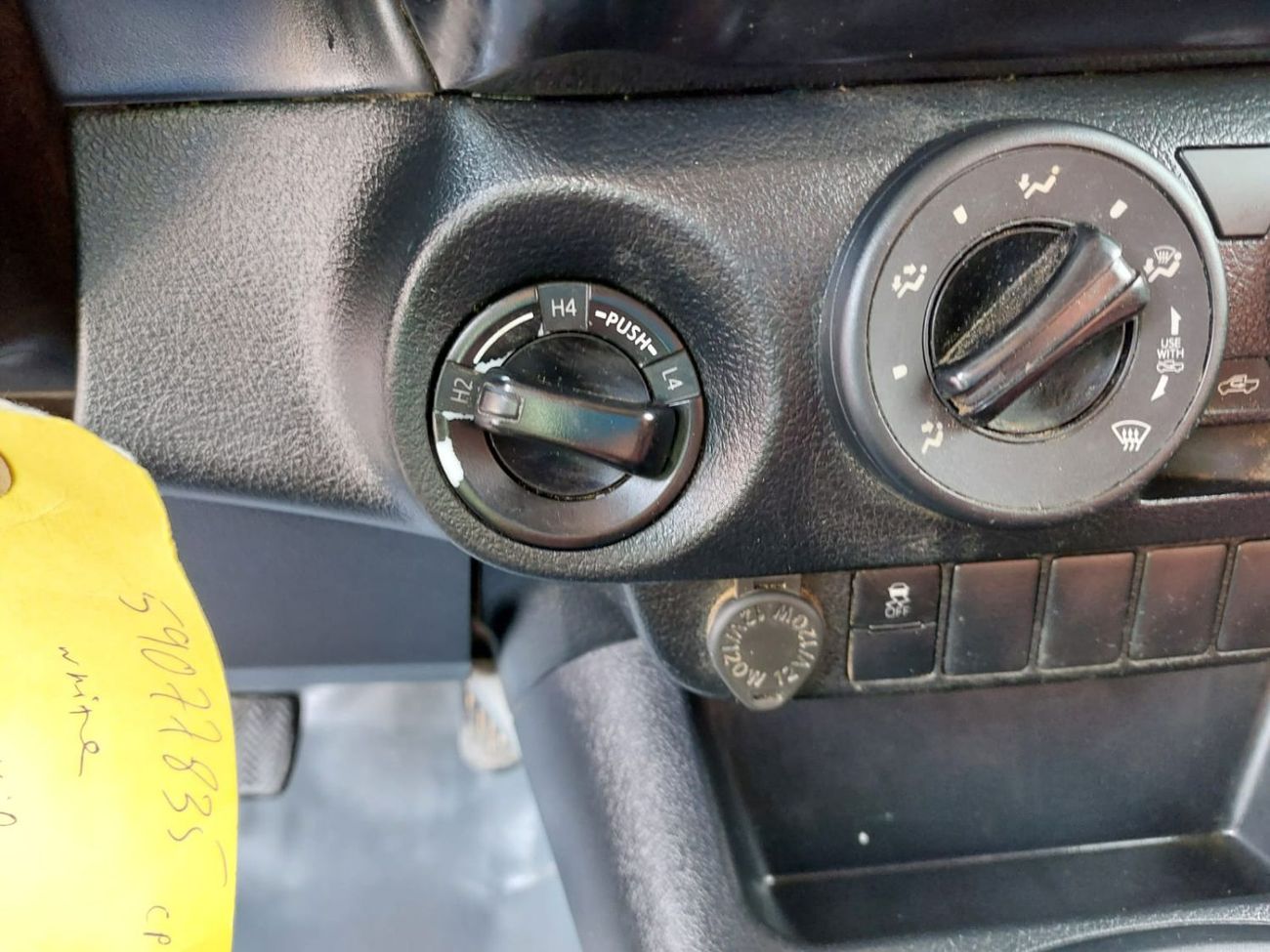 تويوتا هيلوكس GL 2.7L Double Cab Utility