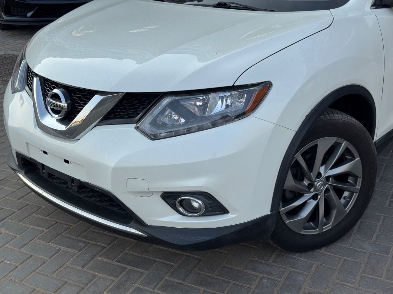 Nissan Rogue SL / 2.5L V4 / PANORAMIC SUNROOF / AWD / 360 CAMERA / ELECTRIC SEATS / REAR AC