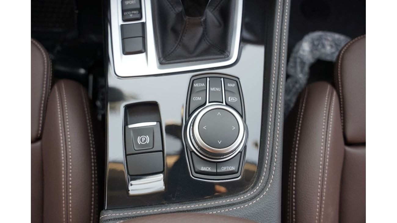 BMW 120i 2023 BMW 1-Series 120i M-sport 1.5L RWD 0KM