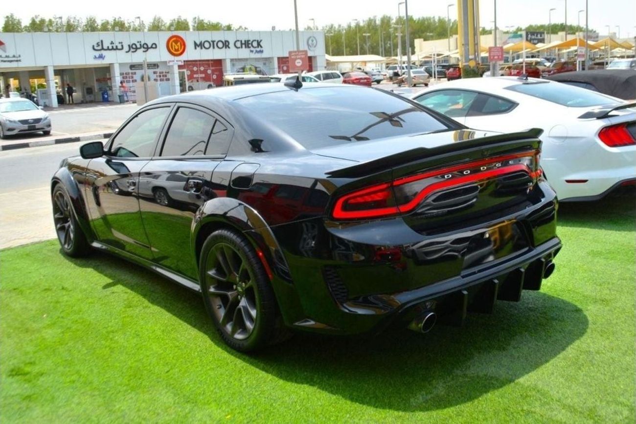 Dodge Charger SRT 392 SRT -SCAT BACK-6.4L--FULL OPTION-SUN ROOF -RADAR -AIR BAGS/