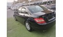 Mercedes-Benz C200 Gulf model 2008, black color, cruise control, wheels, sensors, in excellent condition, you do not ne