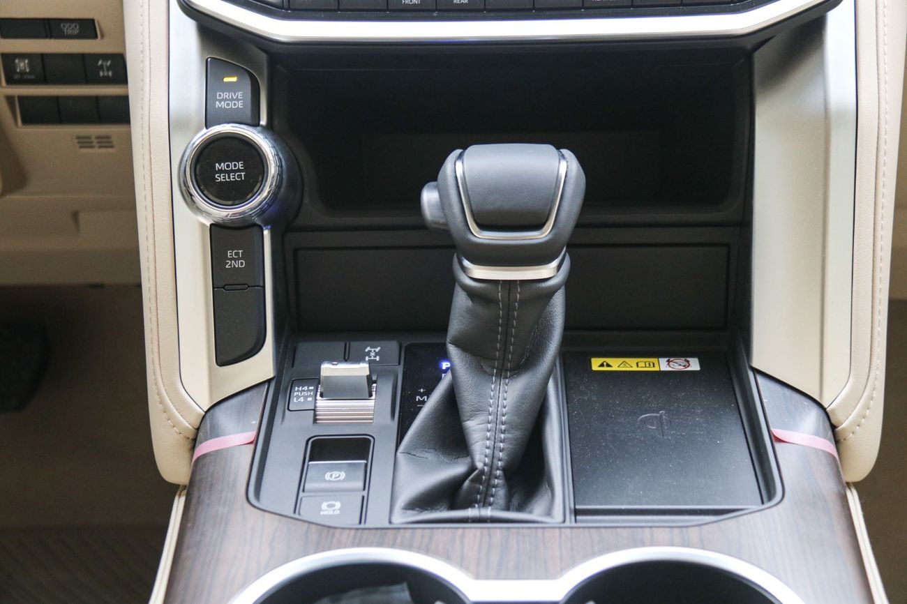 تويوتا لاند كروزر Toyota Land Cruiser GXR | 3.5L Turbo | With Accessories | Best Price