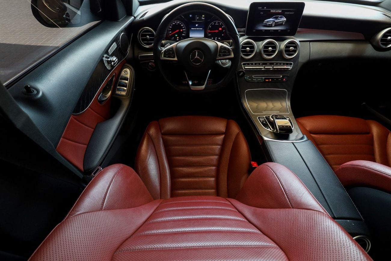 Mercedes-Benz C 200 Mercedes-Benz C200 AMG Pack 2018 GCC under Warranty with Flexible Down-Payment.