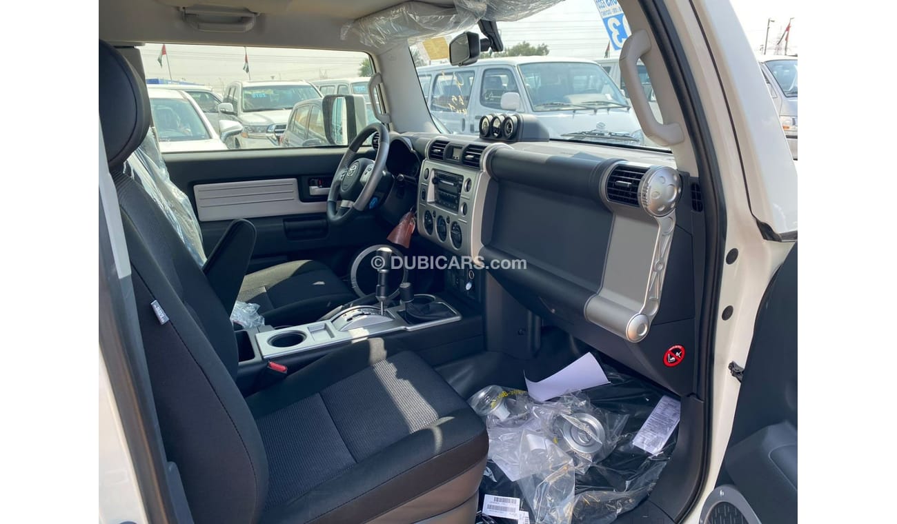 تويوتا إف جي كروزر تويوتا اف جي كروزر 4.0 لتر موديل 2021 ابيض اللون