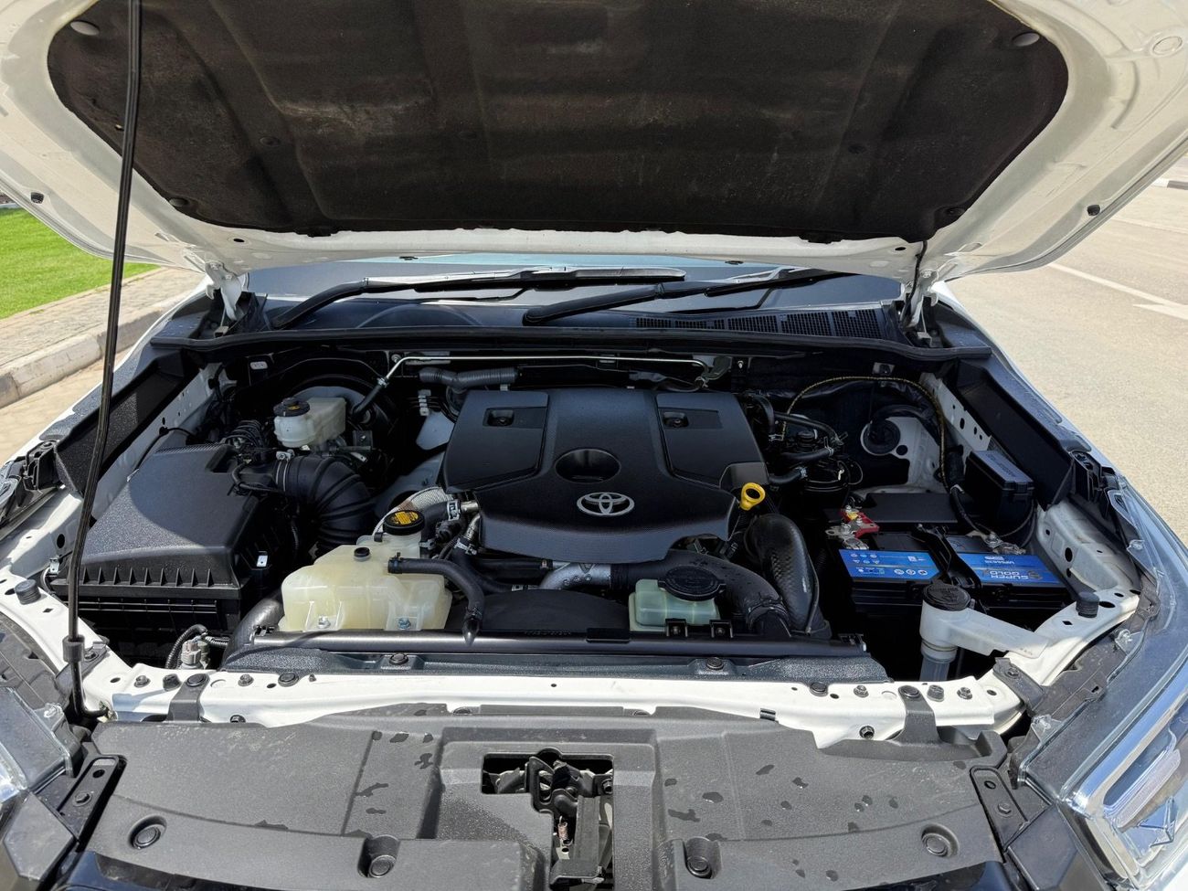 تويوتا هيلوكس SR5 export from Australia