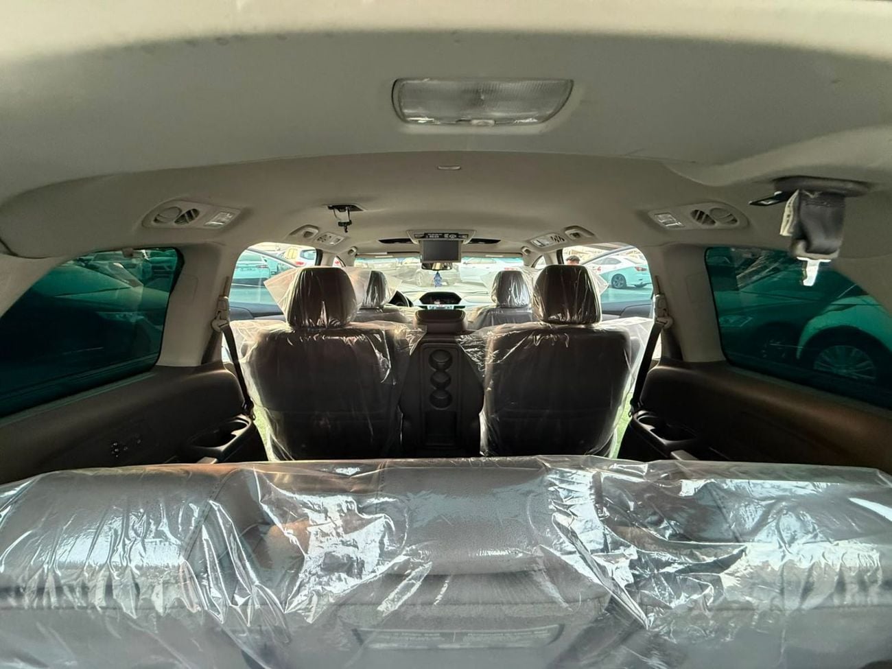 Honda Odyssey TOURING fully loaded in showroom condition