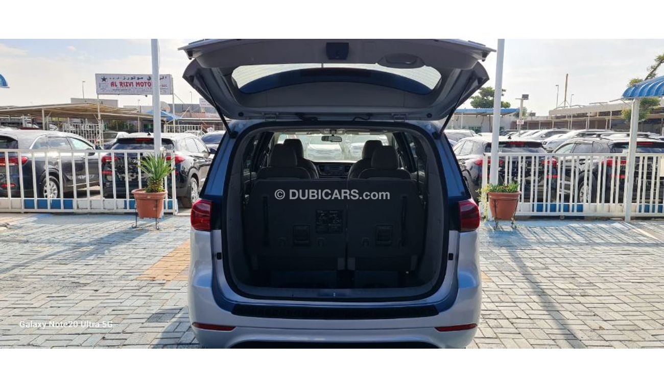 Kia Sedona Car is very good and clean