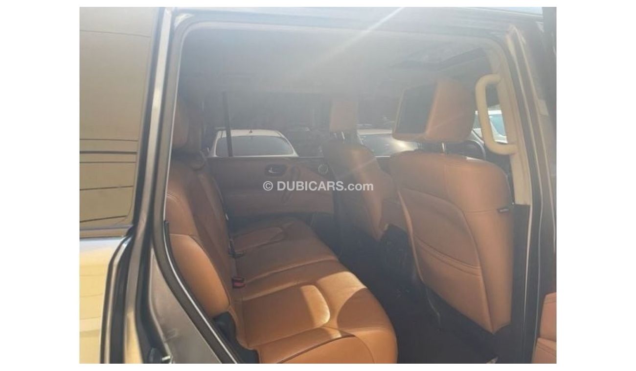 Nissan Patrol LE Platinum NISSAN PATROL PLATINUM LE 400HP 2015 GCC PLATINUM SINGLE OWNER IN MINT CONDITION