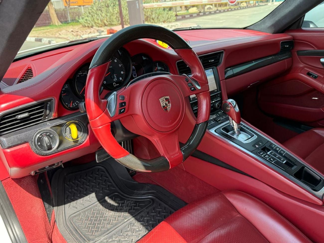 Porsche 911 Carrera 3.6L Coupe PORSCHE CARRERA 911 2013 GCC CARBON FIBER FULL SERVICE HISTORY SPECIAL EDITION 3