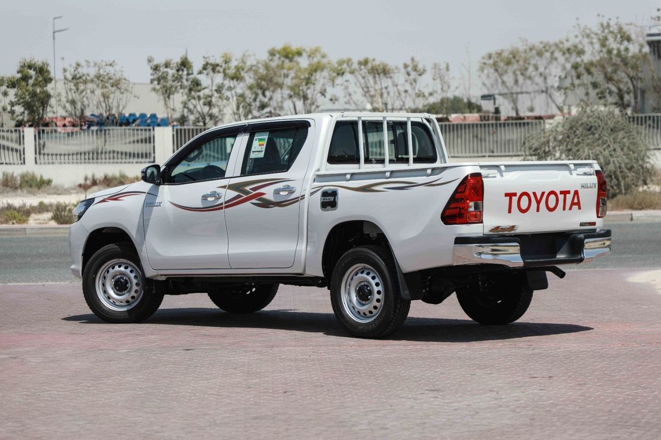 Toyota Hilux 2025 TOYOTA HILUX LOW 2.4 - PLATINUM WHITE PEARL inside BLACK | Export Only