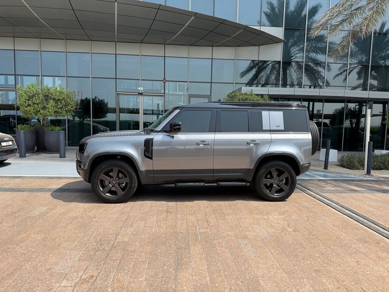 لاند روفر ديفندر