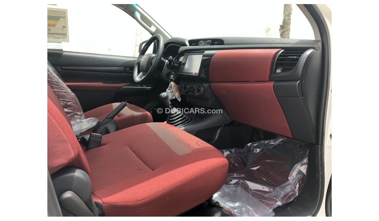 تويوتا هيلوكس تويوتا هايلكس 2.7 بنزين دفع رباعي 2023 عادي