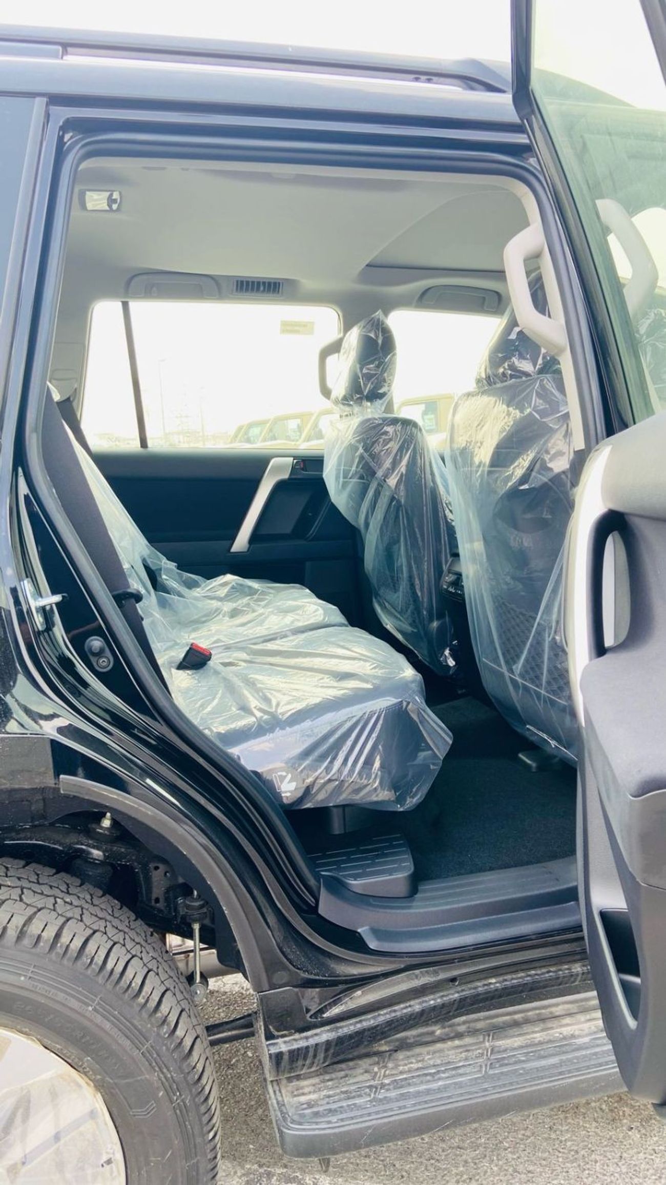 Toyota Prado 2023 Toyota Prado 2.7L V4 Petrol Europe Specs Full Options with Leather Seats, Sunroof and Cool box