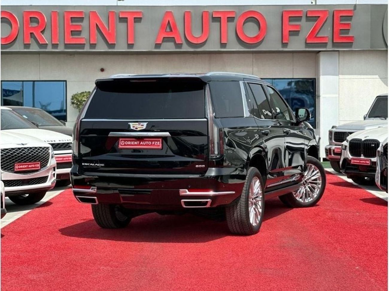 Cadillac Escalade Premium Luxury 6.2L AWD Cadillac Escalade Premium Luxury 2025 in Stock