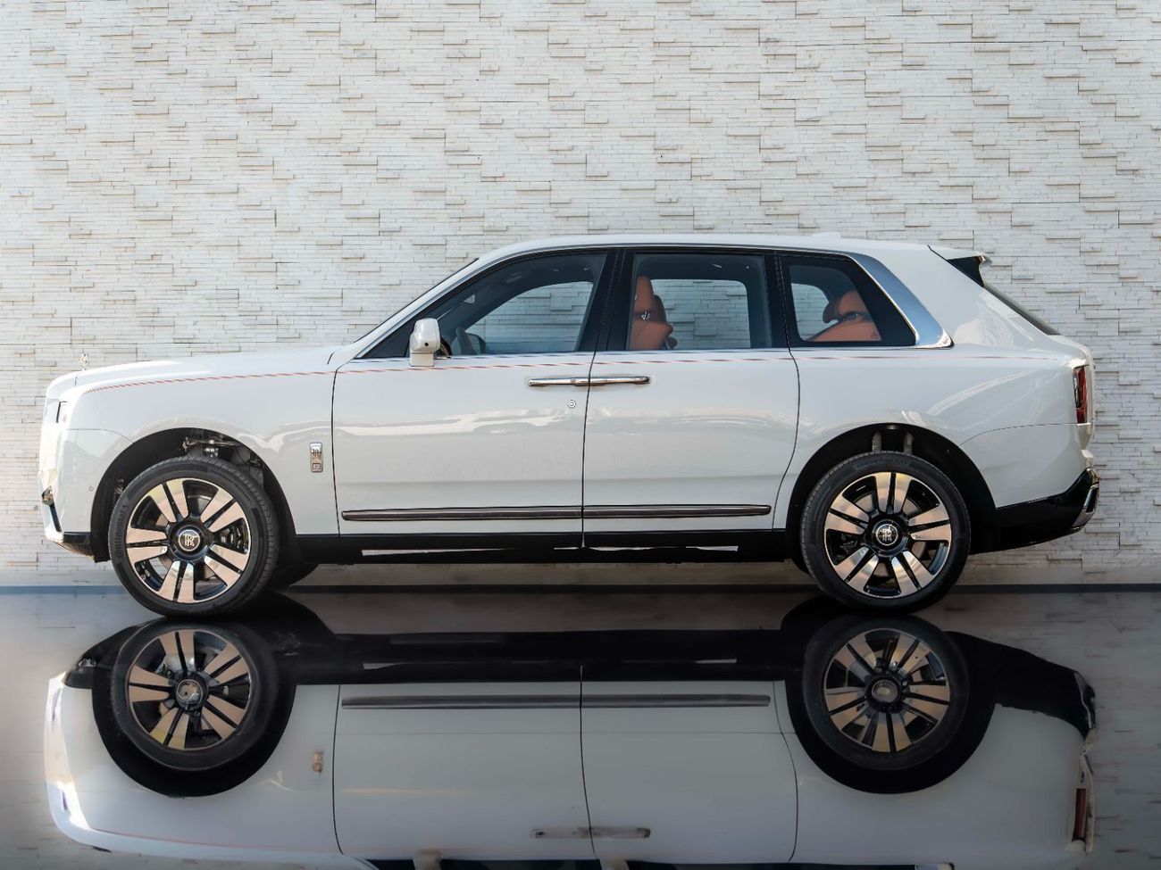 Rolls-Royce Cullinan Silver Badge
