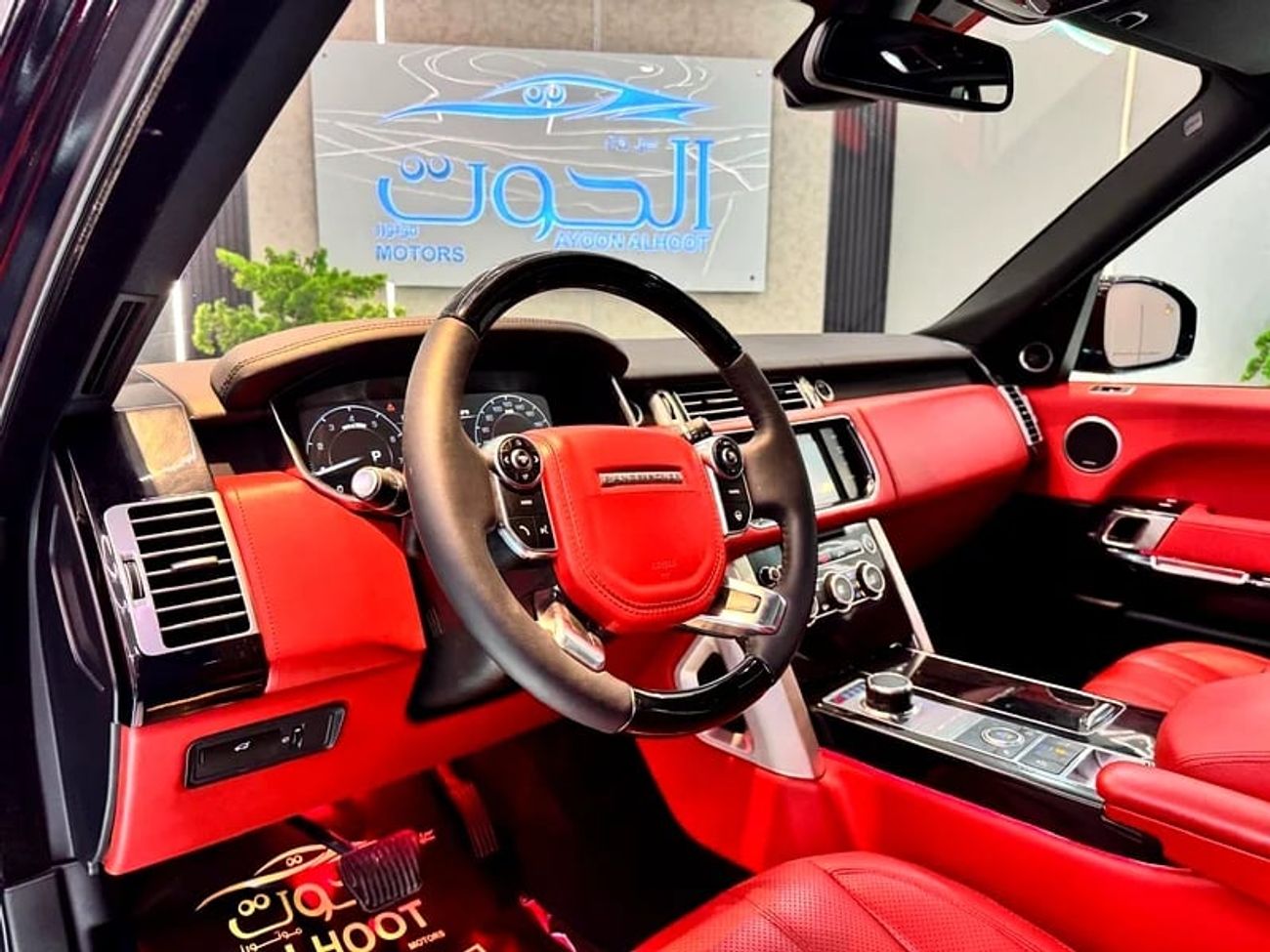 لاند روفر رينج روفر Supercharged 5.0L SUPERCHARGED VOGUE V8 || GCC II FULLY LOADED || CHASSIS ACCIDENT FREE || RED INTER