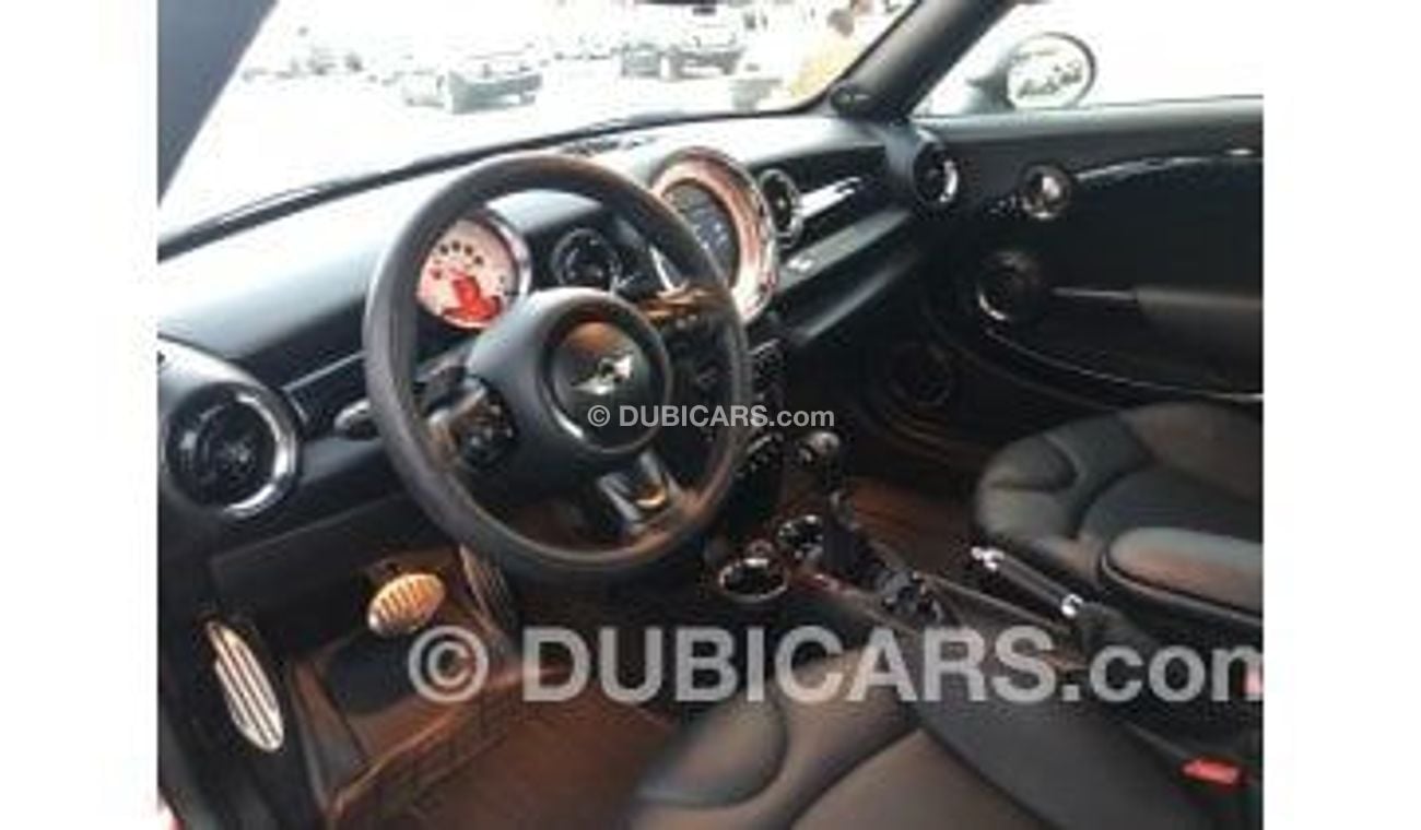 Mini Cooper Coupé Mini Cooper S Coupe 2014 model, excellent condition inside and out, full specifications, leather sea
