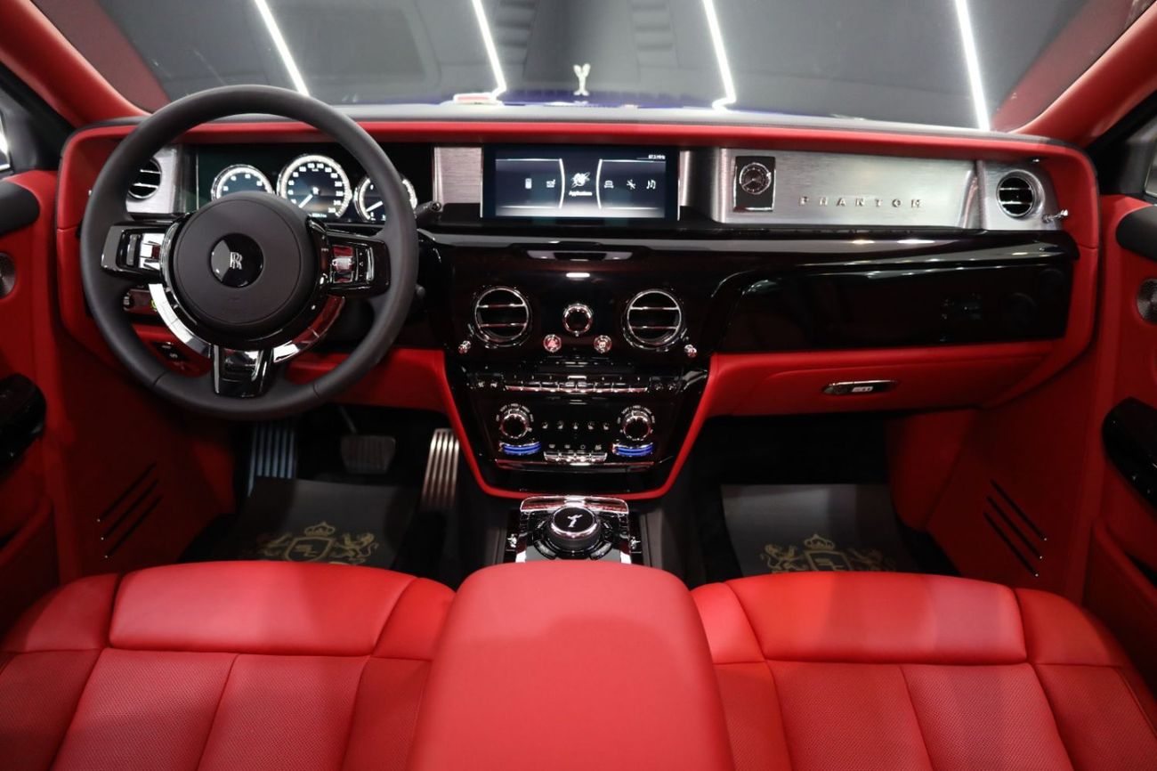 Rolls-Royce Phantom EWB 6.8L 2024 Phantom EWB, BRAND NEW,Bespoke Audio,Rear Entertainment,Rear Curtains,Dealer Warranty 