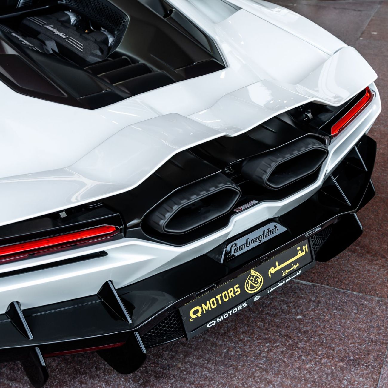 لامبورغيني ريفويلتو 2024 LAMBORGHINI REVUELTO BRAND NEW ( FREE SERVICE CONTRACT )