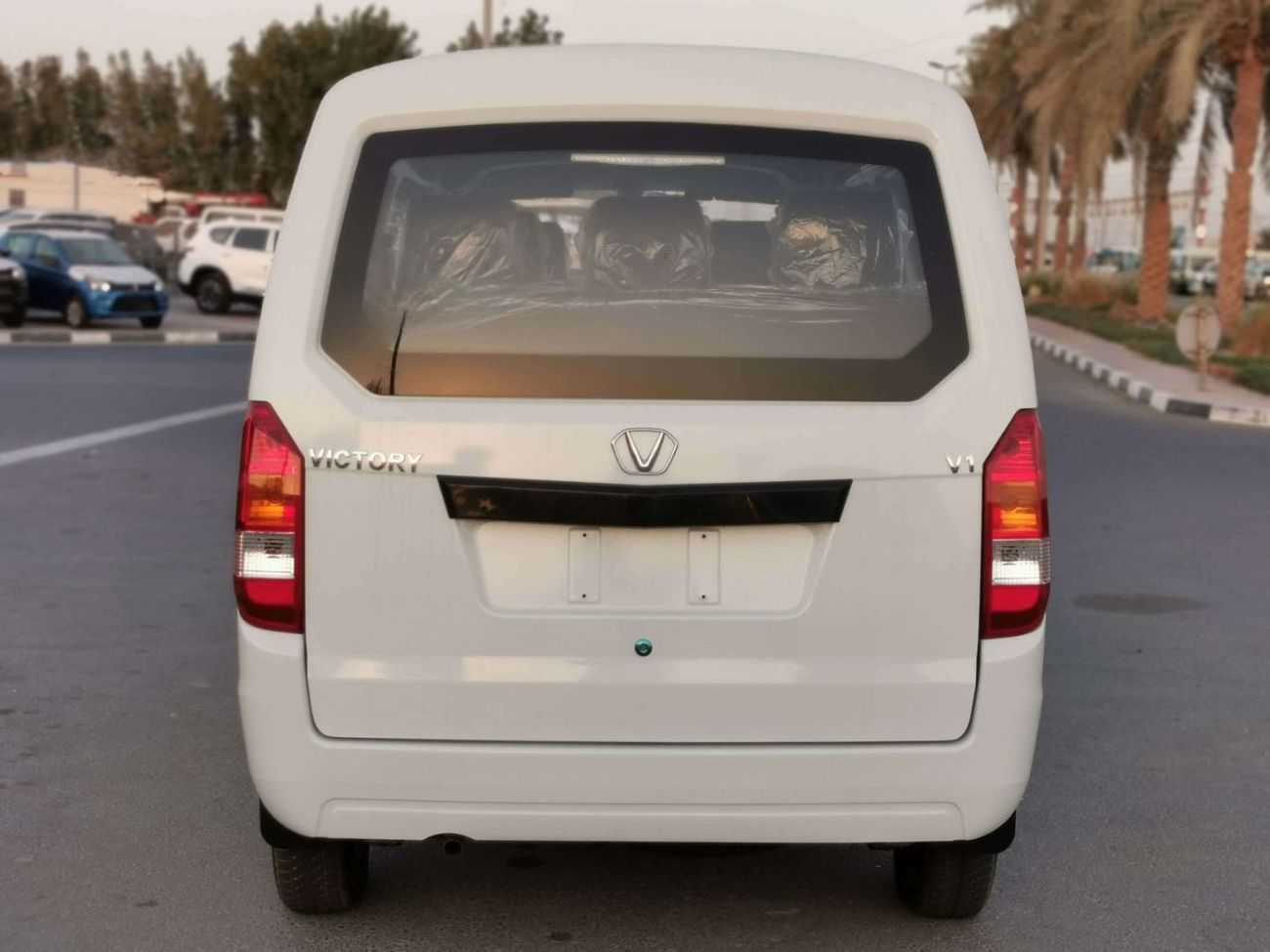 فيكتوري V2 STANDARD MINI BUS/ 7 SEATER, M/T, WITH AIRBAGS & ABS