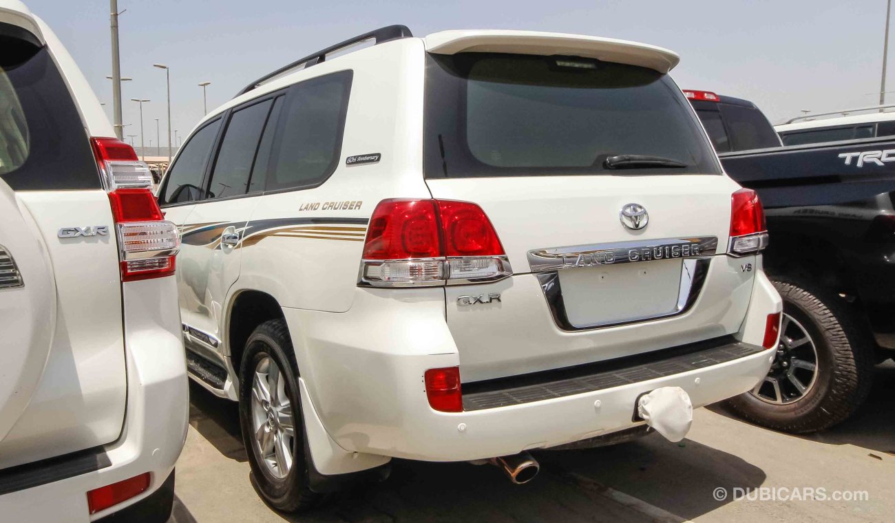 Toyota Land Cruiser GXR V8