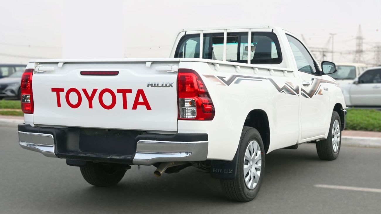 تويوتا هيلوكس Toyota Hilux 2024 Single Cab 2.4L Diesel Transmission Manual 5 Cargo Hooks White outside Black insid