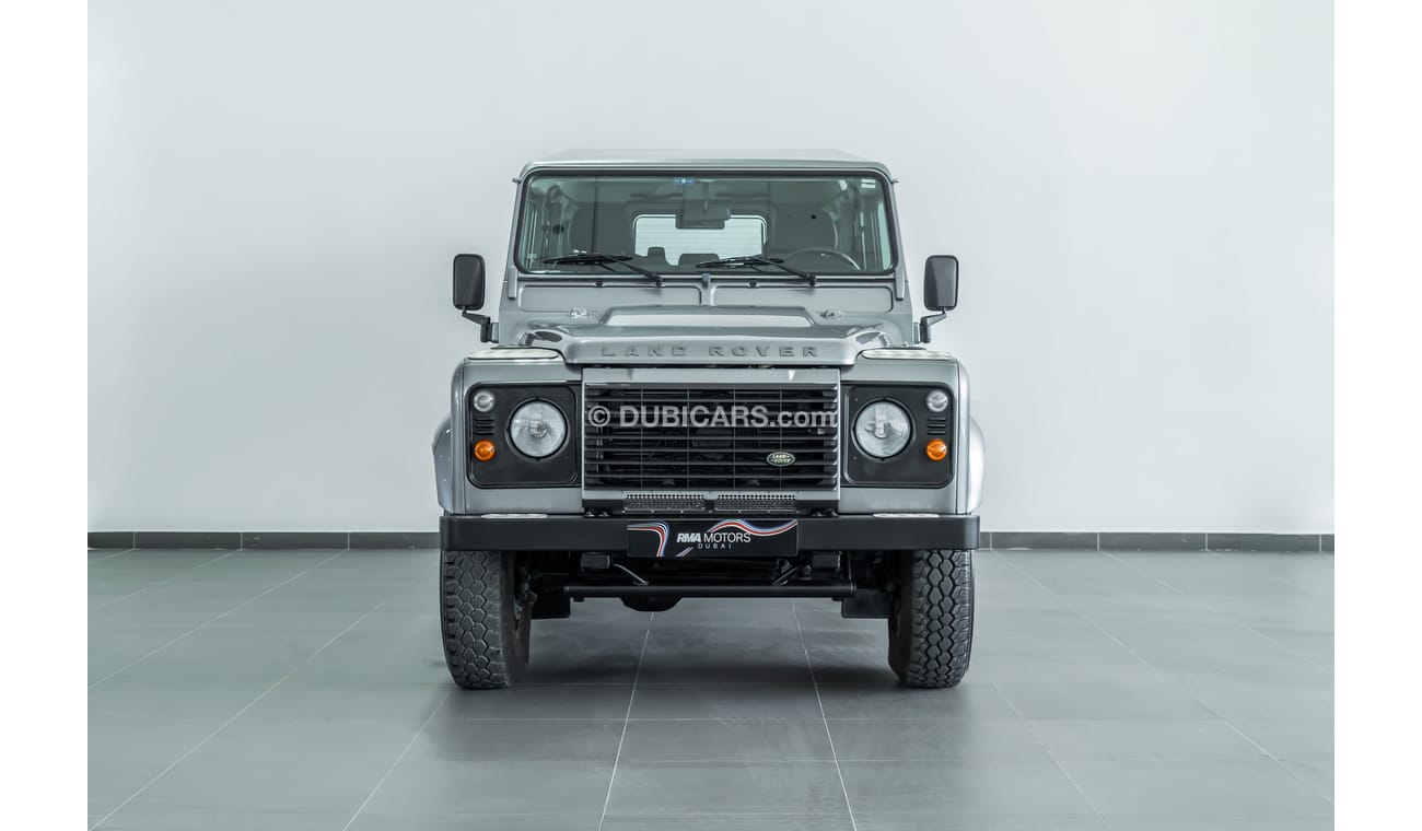 Land Rover Defender 2013 Land Rover Defender TD4 2.4L / Comfort Pack & Exterior Pack / Full-Service History