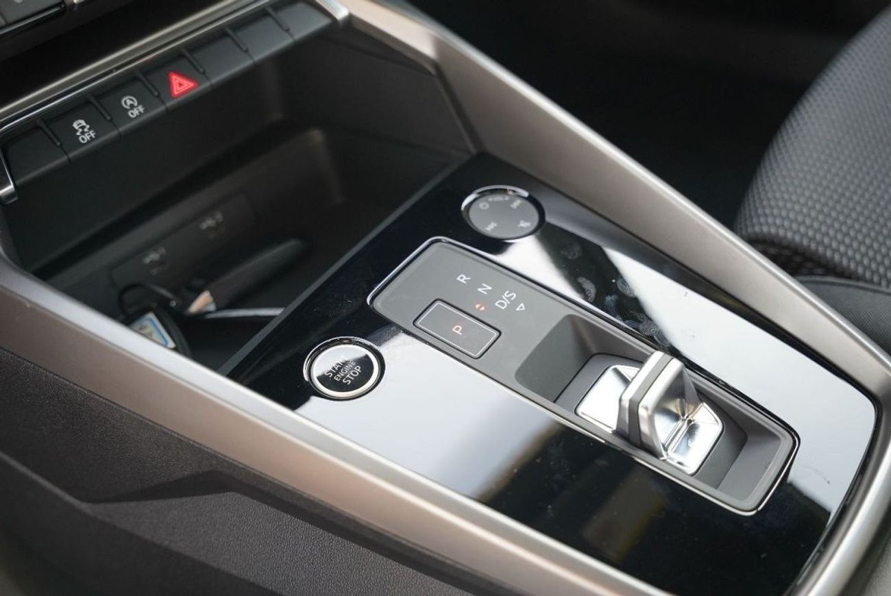 أودي A3 2024 Audi A3 Limousine 35 TFSI 1.4L 0Km