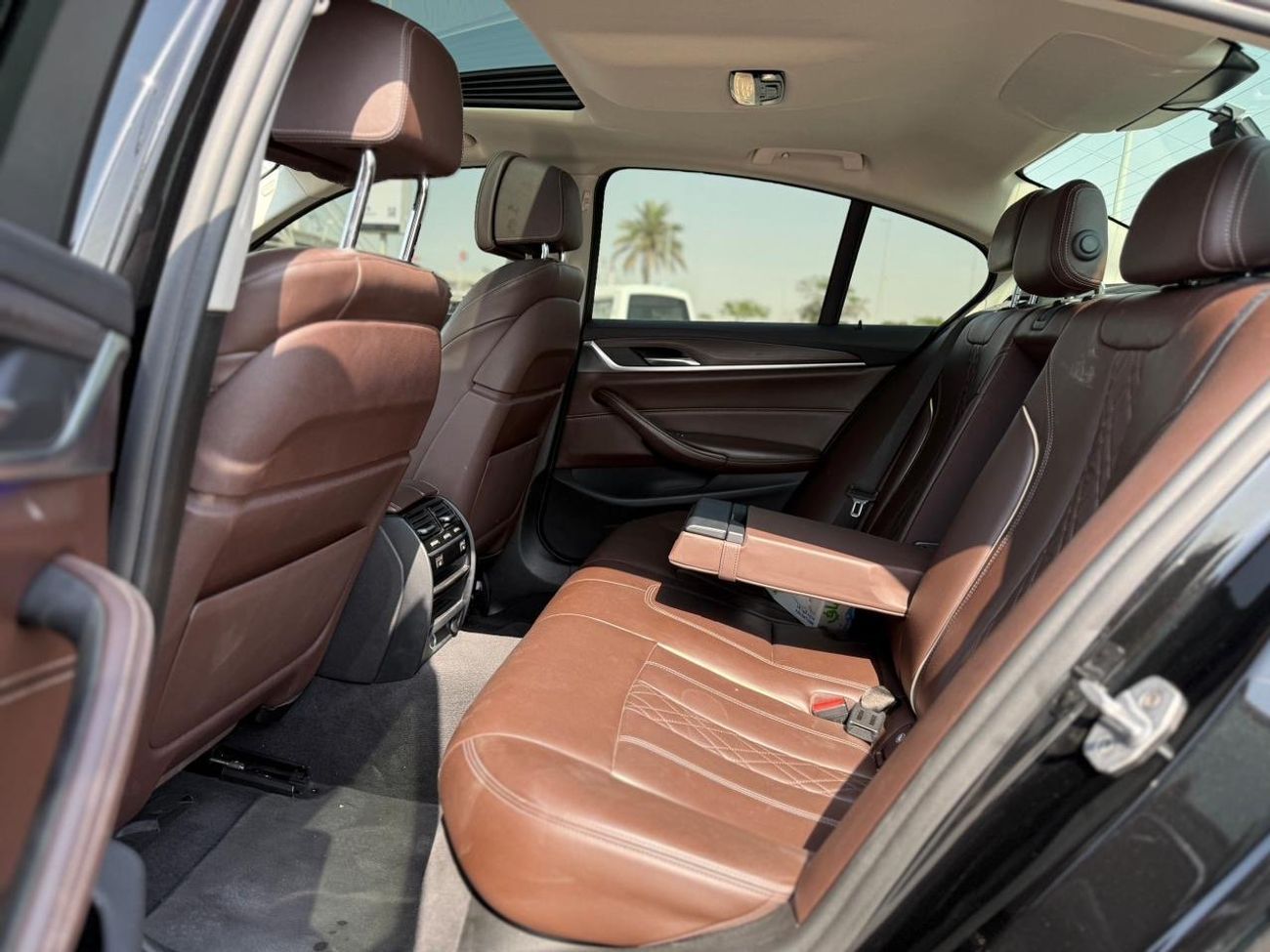 بي أم دبليو 530i Exclusive Luxury 2.0L
