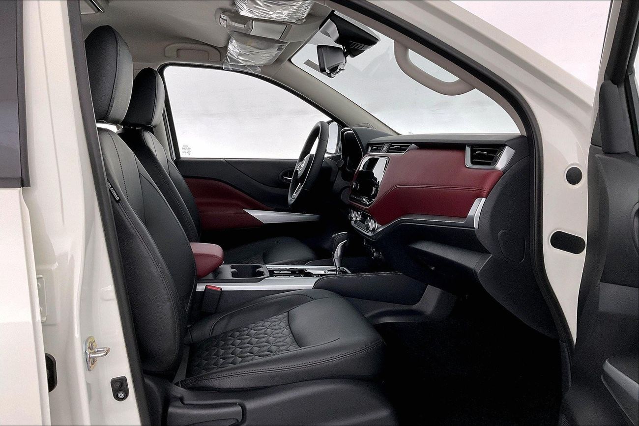 Nissan XTerra Platinum | 1 year free warranty | 1.99% financing rate | 7 day return policy