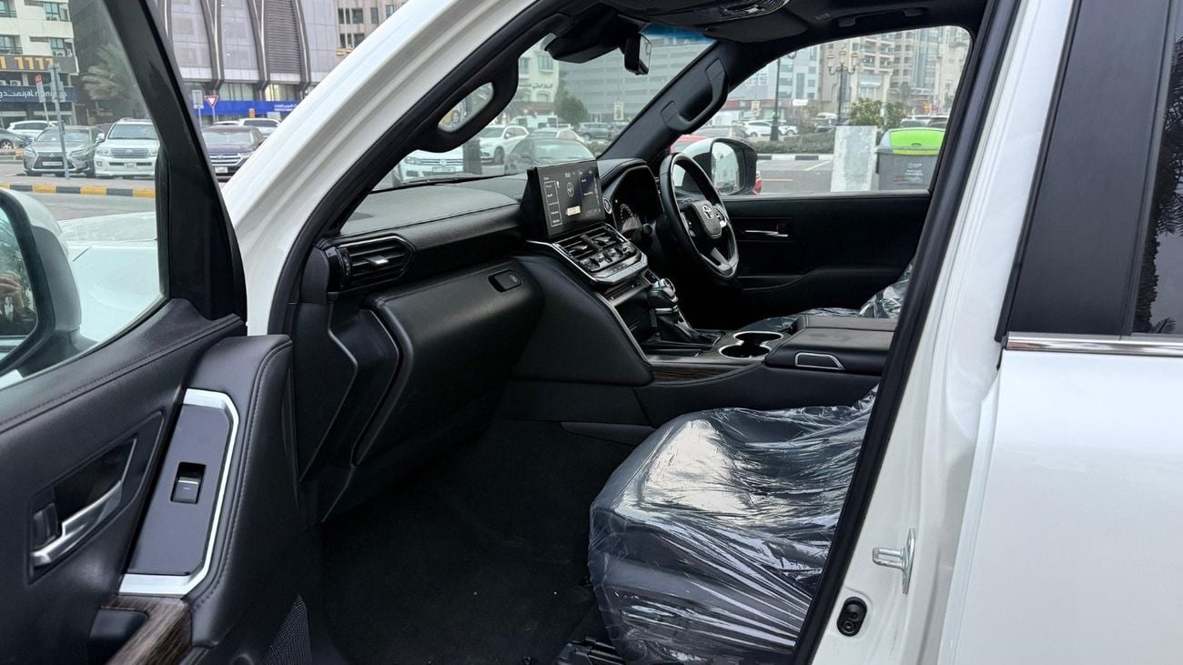 تويوتا لاند كروزر VX 3.3L