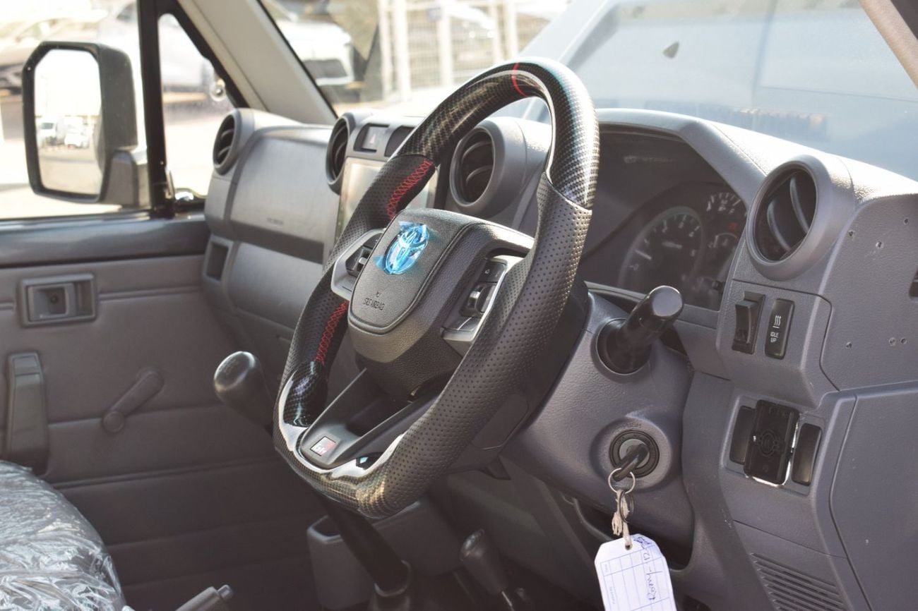تويوتا لاند كروزر بيك آب Toyota landcruise pickup single cab 2011model Facelifted 2024 4.5 1 VD Diesel engine Colour Grey Tra