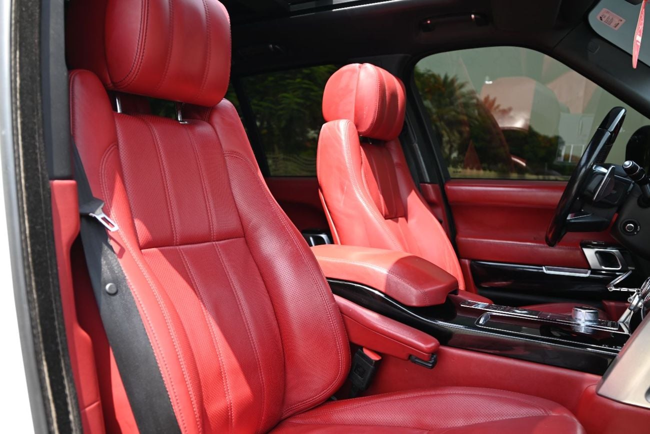 Land Rover Range Rover AUTOBIOGRAPHY -  AGENCY MAINTAINED - ACCIDENT FREE - RANGE ROVER SUPERCHARGED 2015 - GCC - WELL MAIN