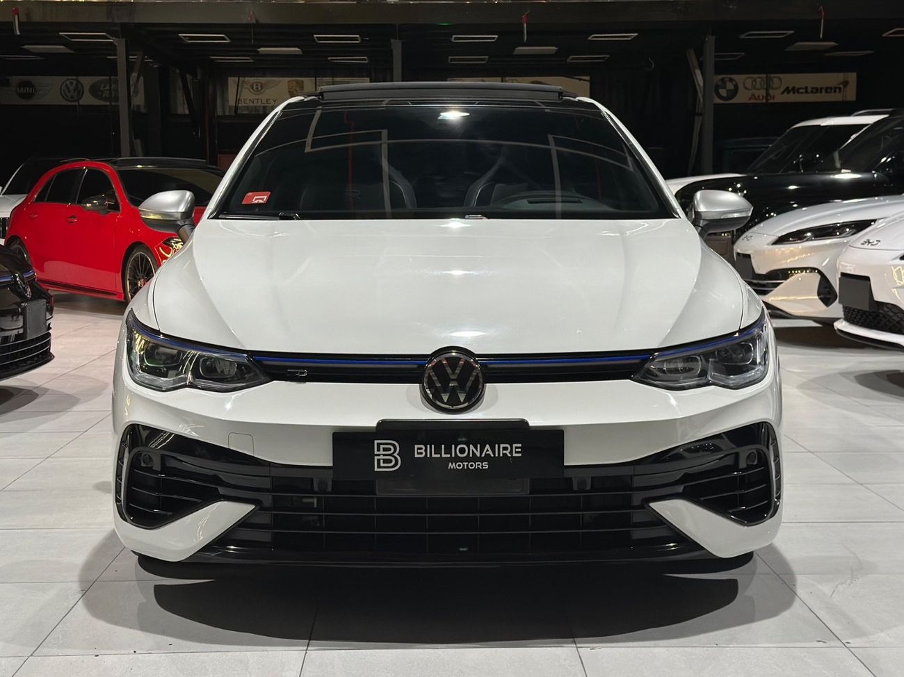 Volkswagen Golf R Base 2.0T VOLKSWAGEN GOLF R | GCC | 2023 | UNDER WARRANTY  CONTRACT SERVICE