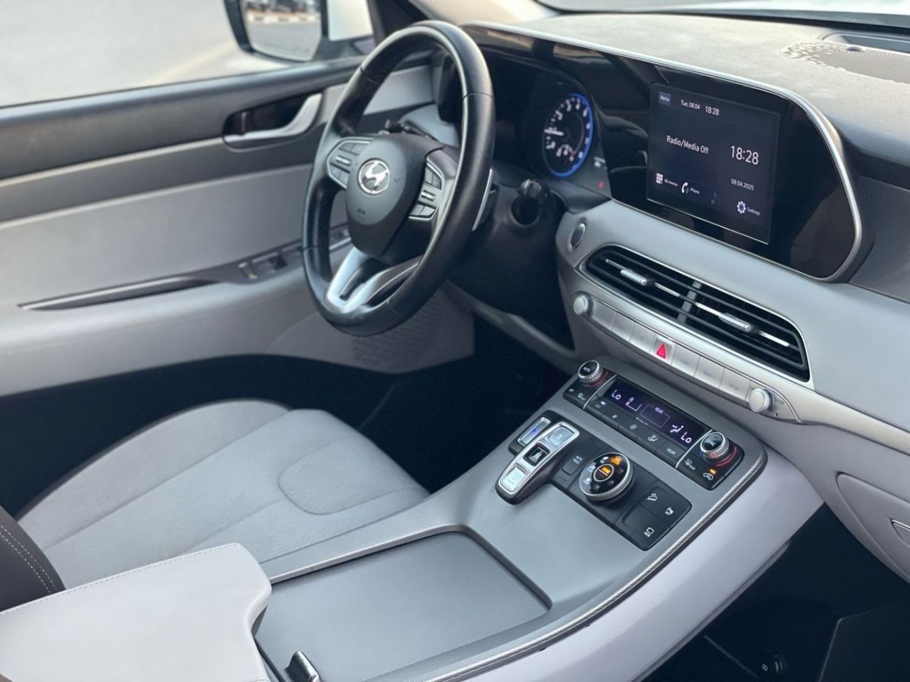 Hyundai Palisade 2022 Hyundai Palisade Comfort Edition 3.5L V6 - GCC MidOption+ - 7 Seater - AWD 4x4 -