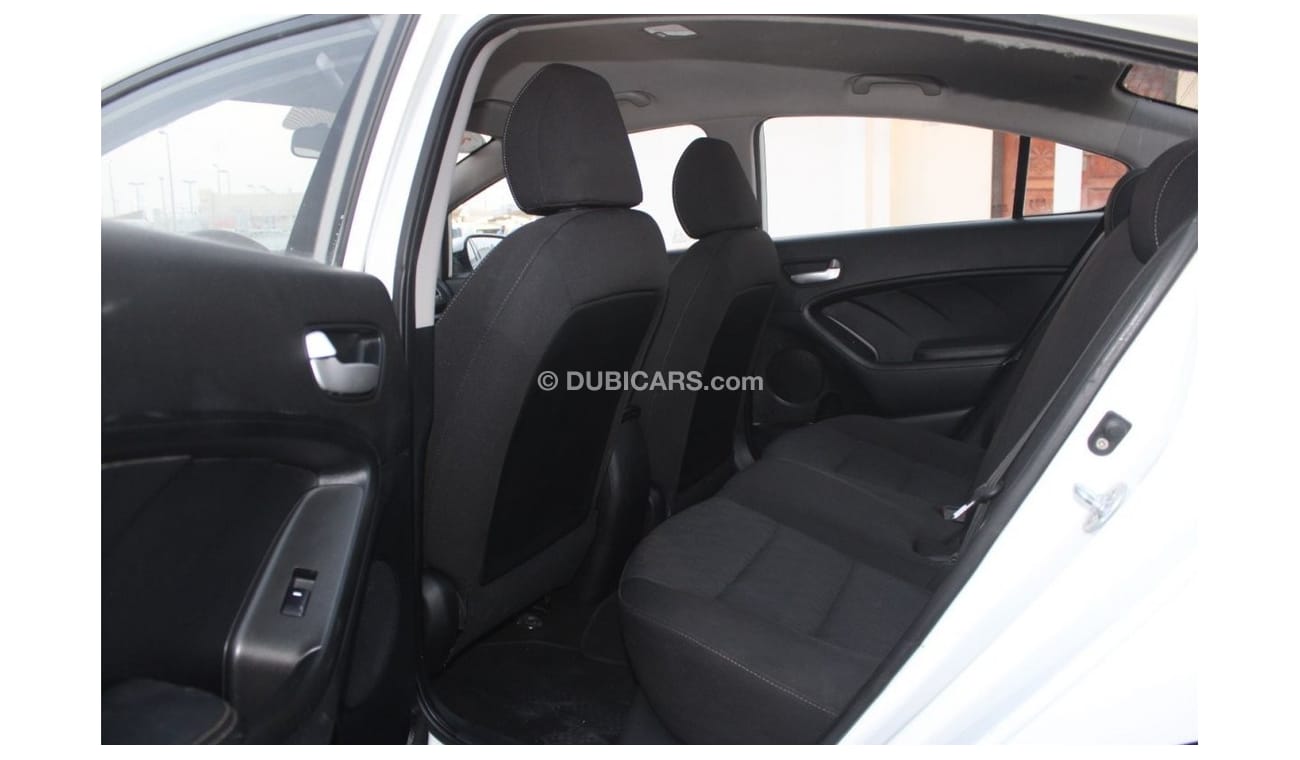 كيا سيراتو كيا سيراتو 2014 خليجي بحالة ممتازة بدون حوادث نظيفه جدا من الداخل والخارج