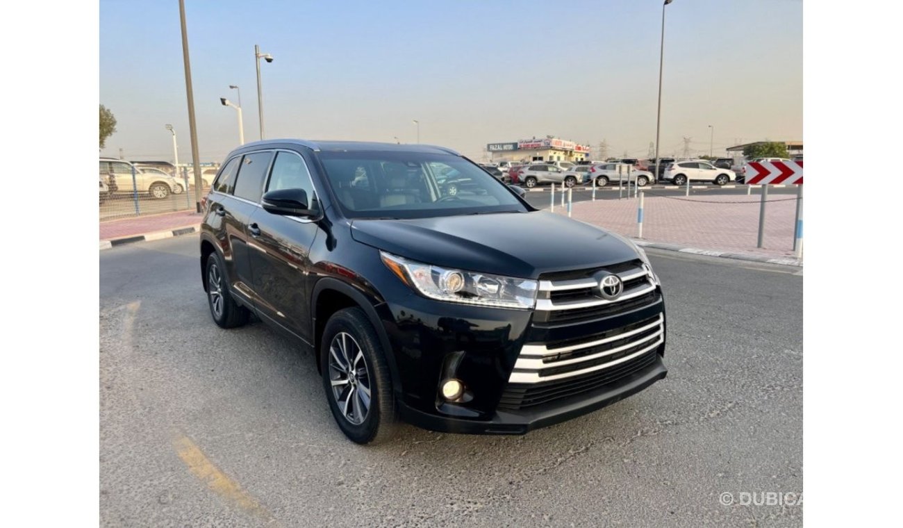 Toyota Highlander 2018 XLE LIMITED 4x4 SUNROOF PUSH START ENGINE 7 SEATER