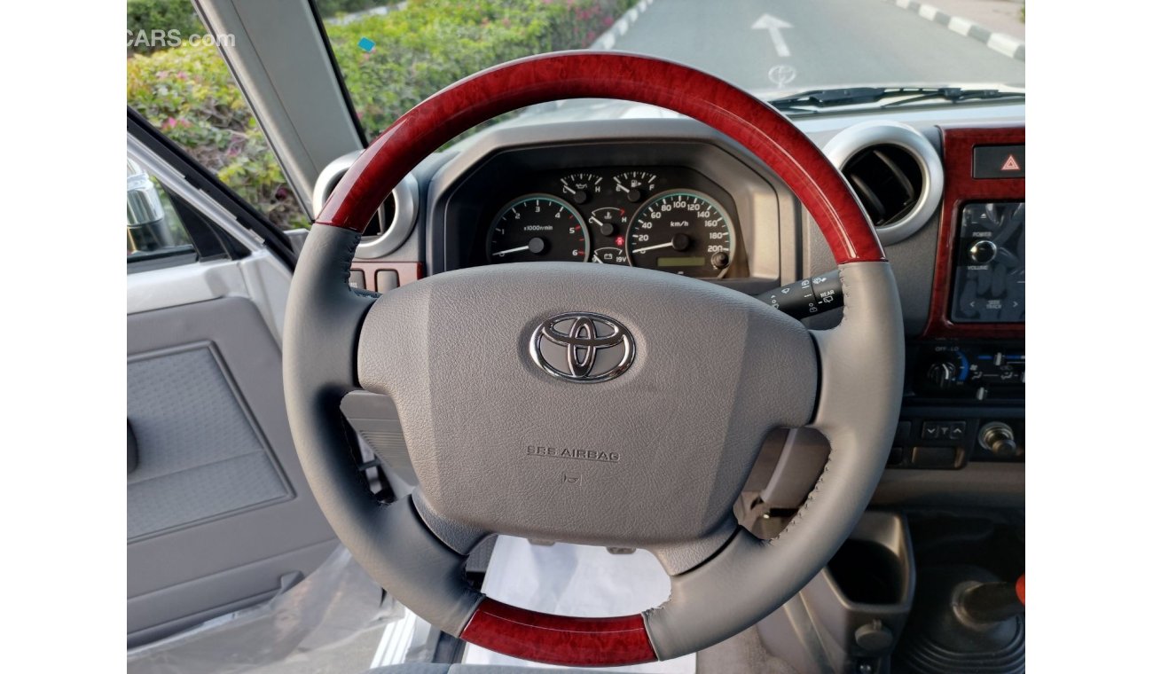 Toyota Land Cruiser Hard Top 4.5 L V8 Diesel full option