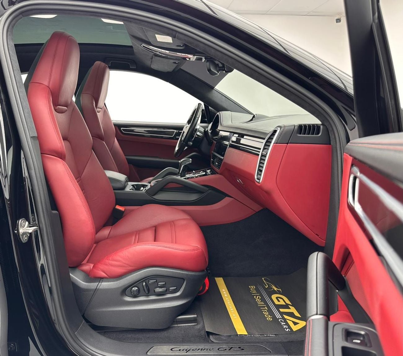 بورش كايان 2022 Porsche Cayenne GTS Coupe, 1 Year Warranty Unlimited Km, Porsche Full Service History, GCC