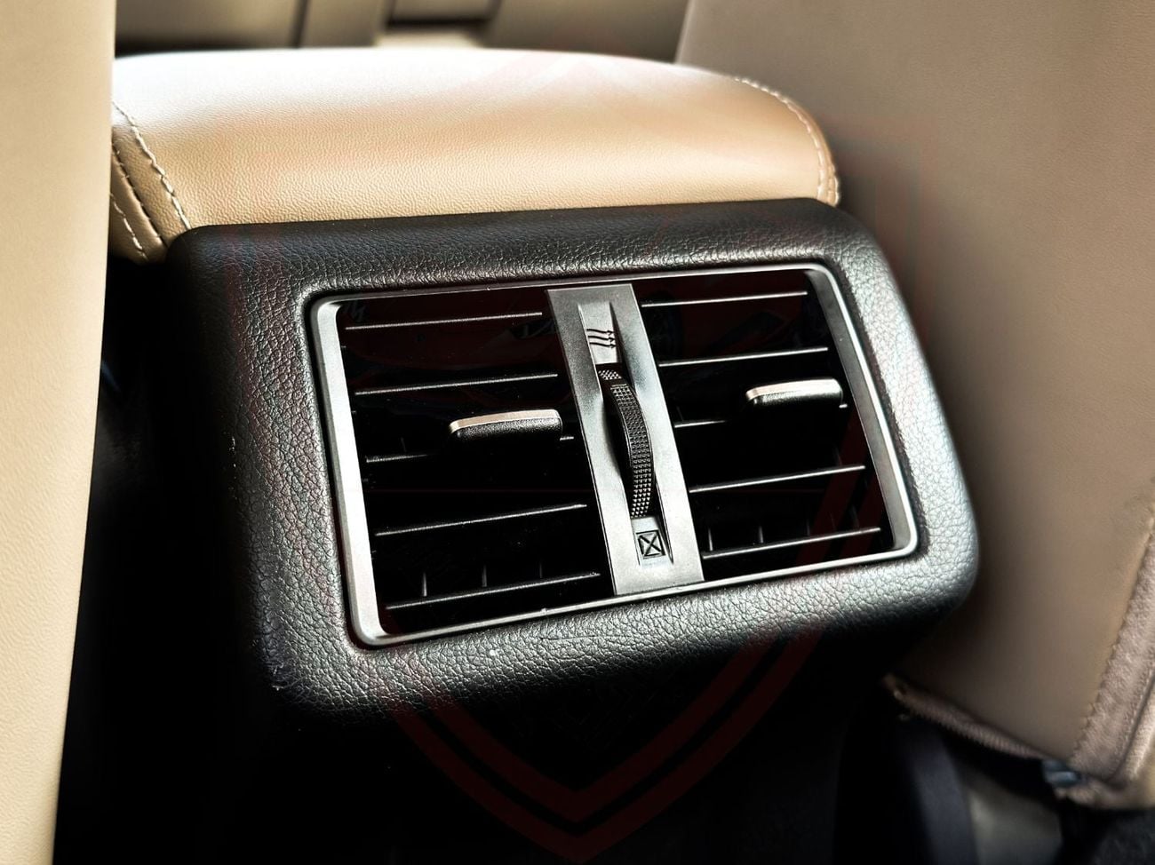 Mitsubishi Outlander GLX HIGHLINE LEATHER Mitsubishi Outlander | 2.5 L | 2020 | GCC | Accident-Free |  In Excellent Condition | 655 P.M