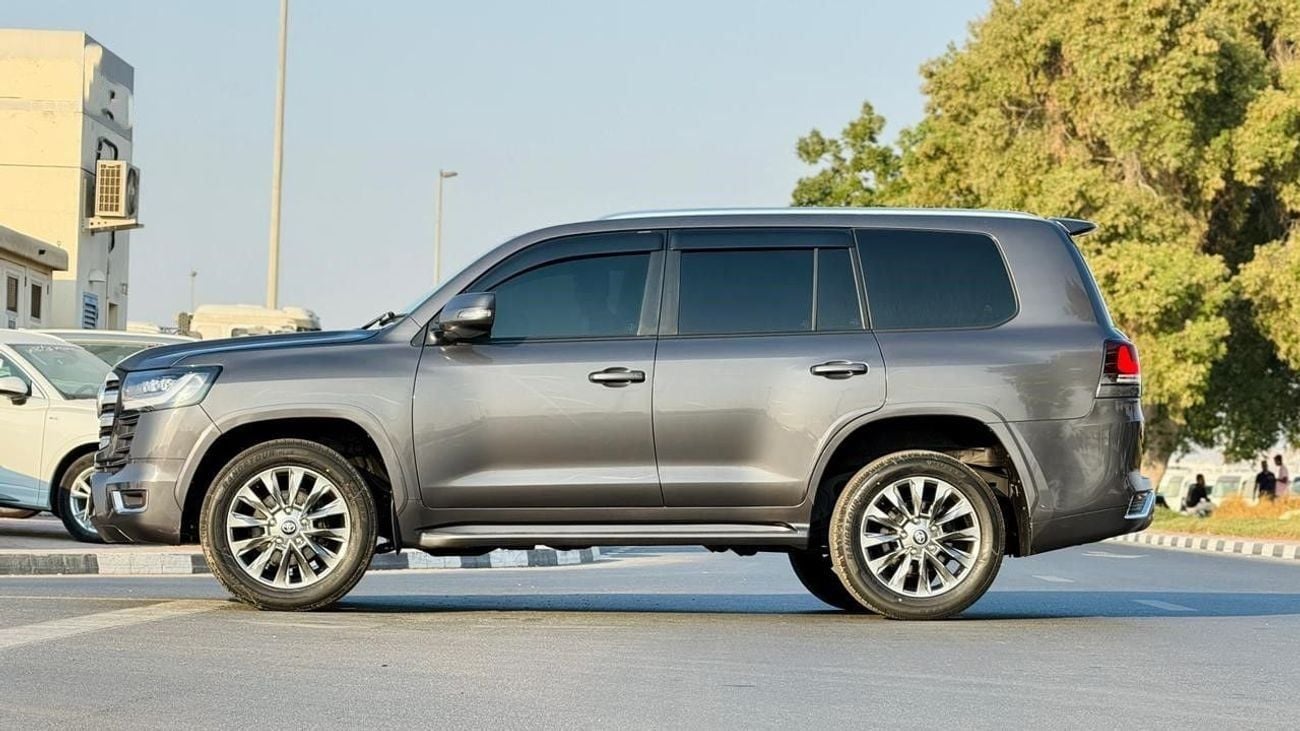 Toyota Land Cruiser MODIFIED TO LC300 MODEL | PUSH START | SUNROOF | AT | 4.5L | POWER SEATS