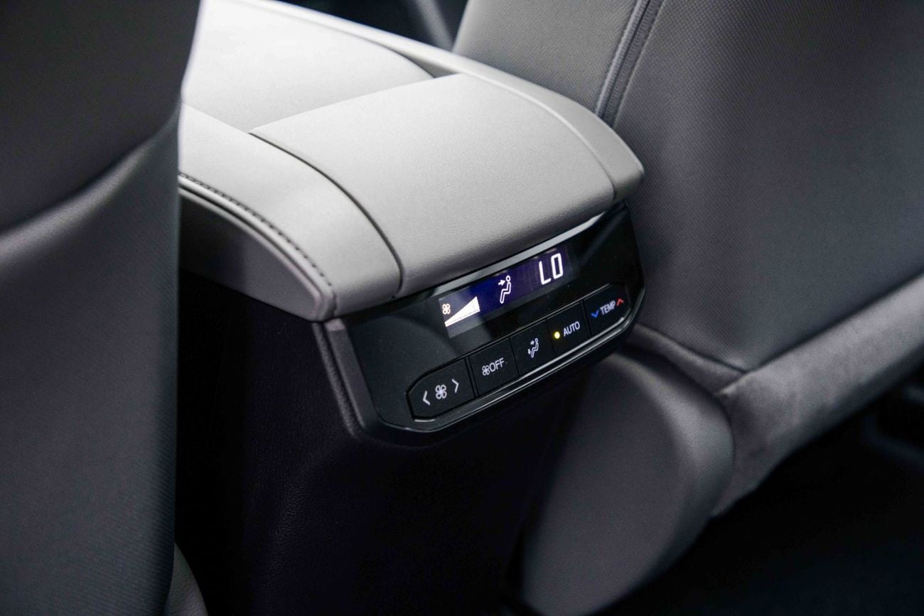 تويوتا هايلاندر GLE Hybrid 2.5L - Grey Metallic Inside Grey | Export Only