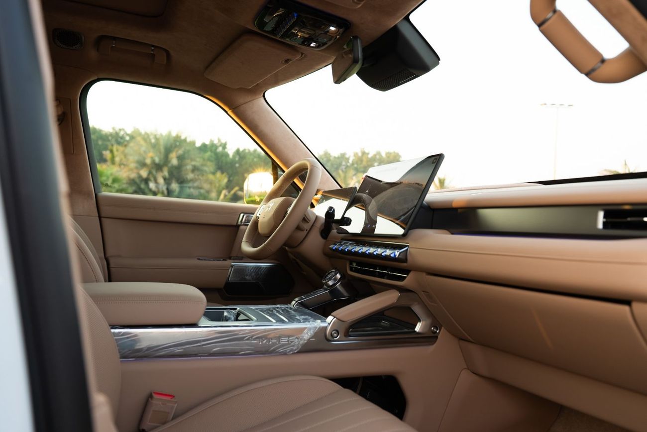 Dongfeng M Hero M817 10 YEARS WARANTY AND 5 YEARS SERVICE