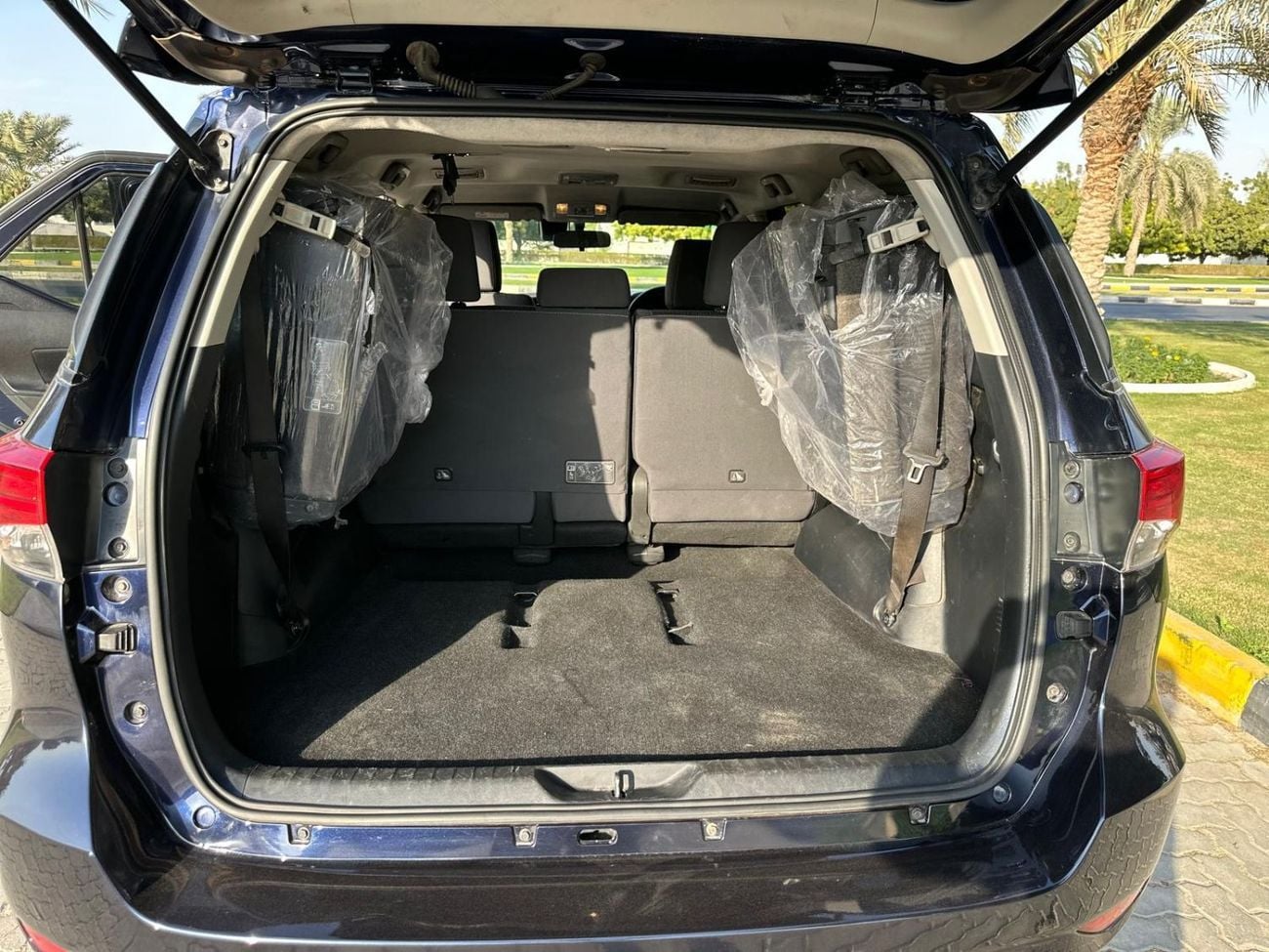 Toyota Fortuner RHD 2.8L Diesel Automatic Gear 4WD 4-Cylinders 7-Seats 5-Doors