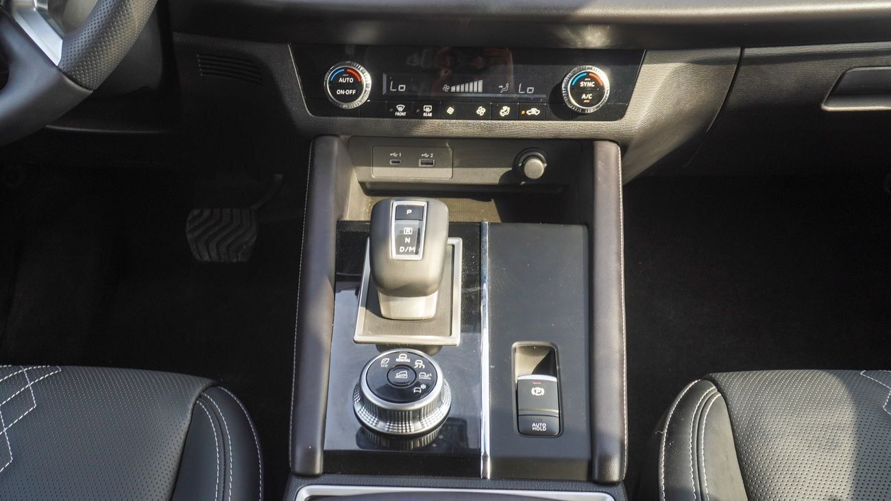 Mitsubishi Outlander Brand New Mitsubishi Outlander MidLine 2025 Export 2.5L Petrol A/T|White/Black|OUTLANDER-ML-25-PE|