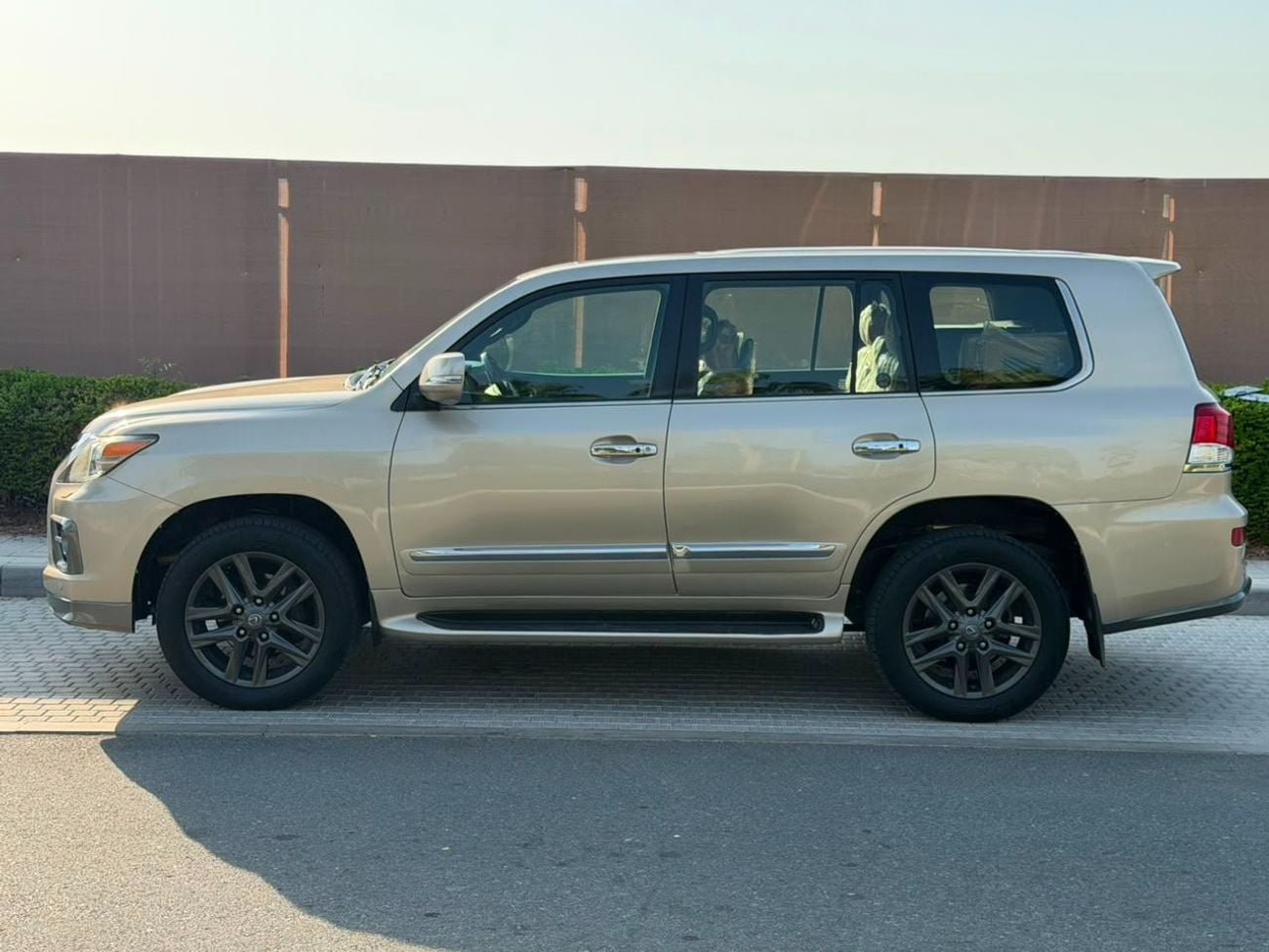Lexus LX570 PLATINUM