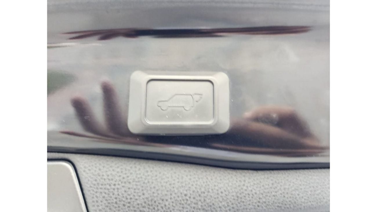 Toyota RAV4 XLE Toyota Rav4 Hybrid full option