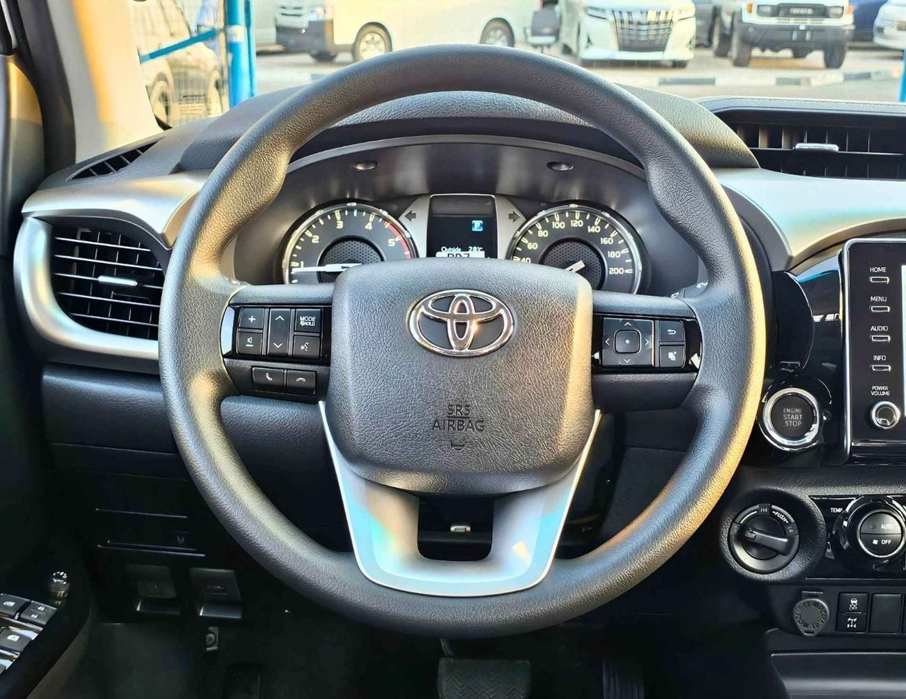 تويوتا هيلوكس SR5 WIDE BODY WITH HUK / 2.4L DIESEL A/T / REAR CAMERA / 4WD (CODE # HLD5J)